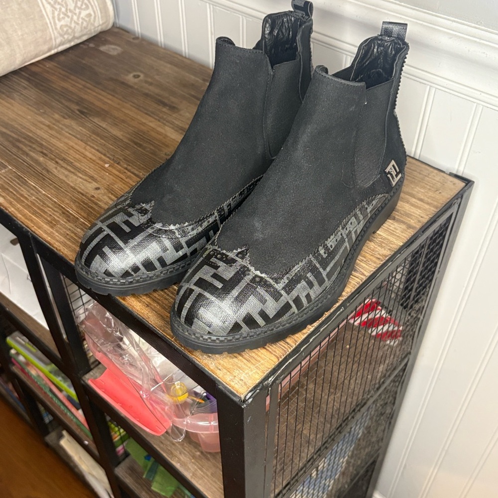 Fendi Black and Gray Patterned Chelsea Boots